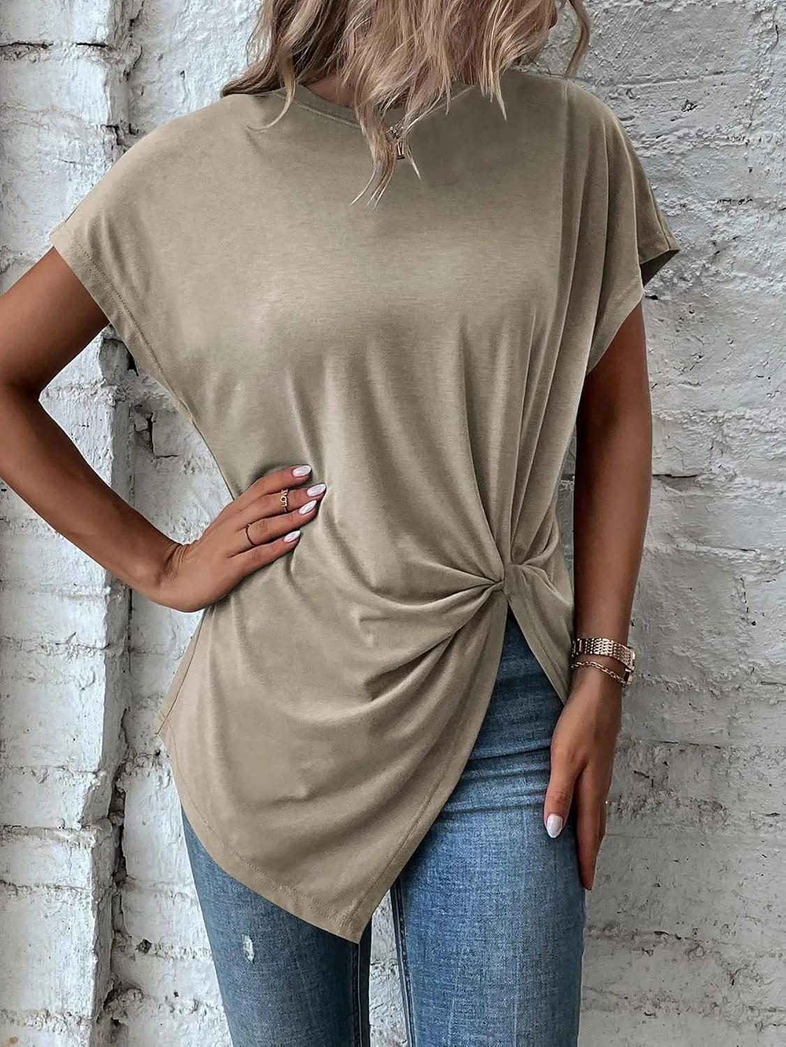 Verdusa Women's Casual Twist Front Asymmetrical Hem Short Sleeve Tee Top