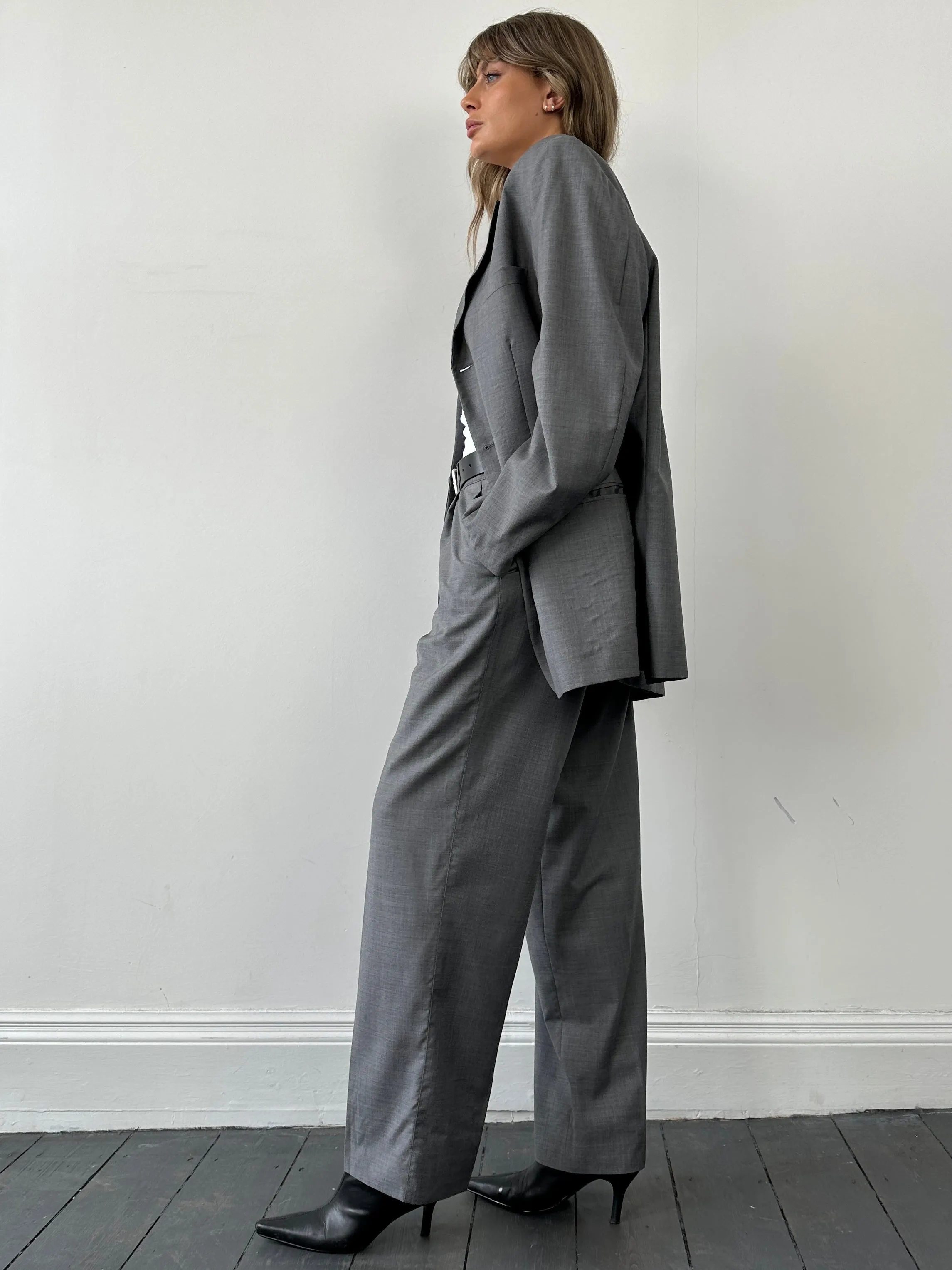 Versace Single Breasted Relaxed Wool Suit - 42R/W30